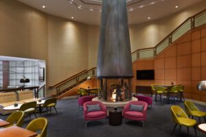 yyzec-lounge-1346_Classic-Hor